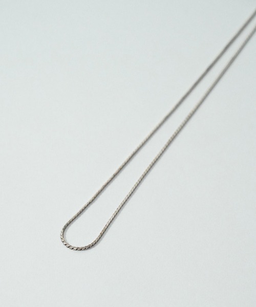 EGO TRIPPING(エゴトリッピング)の「an2098-DRAGONSCALES NECKLACE narrow ネックレス(696650)(ネックレス・メンズ・シルバー/ブラック・L/M/S)」の5枚目の写真
