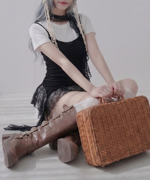 Diable baiser(ディアブルベーゼ)の「脇シャーリング半袖Tシャツ/カットソー(Tシャツ/カットソー・レディース・ブラック/オフホワイト・FREE)」の3枚目の写真