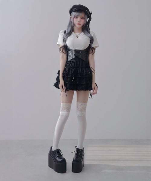 Diable baiser(ディアブルベーゼ)の「脇シャーリング半袖Tシャツ/カットソー(Tシャツ/カットソー・レディース・ブラック/オフホワイト・FREE)」の4枚目の写真