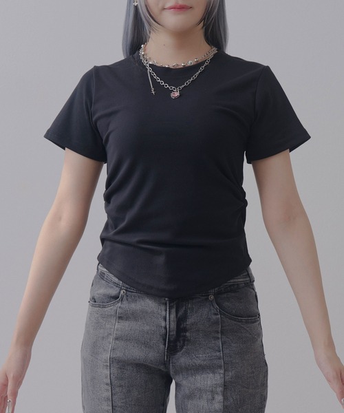 Diable baiser(ディアブルベーゼ)の「脇シャーリング半袖Tシャツ/カットソー(Tシャツ/カットソー・レディース・ブラック/オフホワイト・FREE)」の9枚目の写真