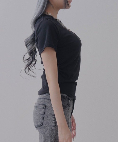 Diable baiser(ディアブルベーゼ)の「脇シャーリング半袖Tシャツ/カットソー(Tシャツ/カットソー・レディース・ブラック/オフホワイト・FREE)」の11枚目の写真