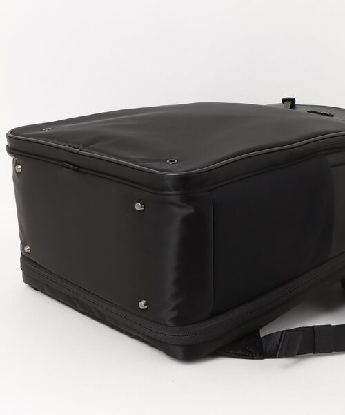 Samsonite(サムソナイト)の「サムソナイト FLYZ-LITE 2 ツールームバックパック エキスパンダブル ブラック(バックパック/リュック・メンズ・ブラック・ONE SIZE)」の4枚目の写真