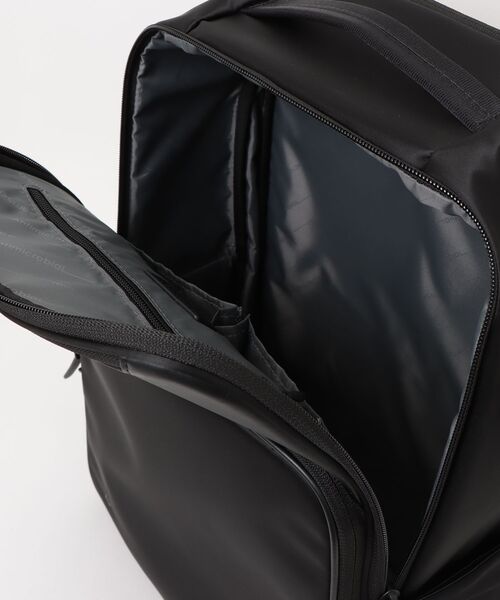 Samsonite(サムソナイト)の「サムソナイト FLYZ-LITE 2 ツールームバックパック エキスパンダブル ブラック(バックパック/リュック・メンズ・ブラック・ONE SIZE)」の5枚目の写真