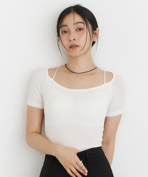 DFFUR.（ディフル）の「ストラップショートTシャツ【カップ付き】（Tシャツ/カットソー・レディース・オフホワイト/ブラック・FREE）」の2枚目の写真