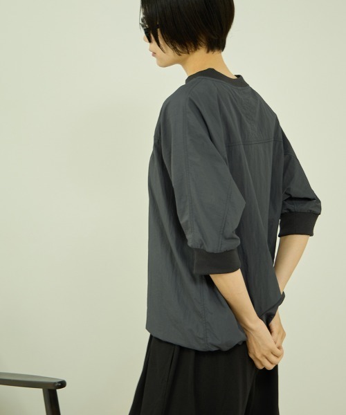 VICKY(ビッキー)の「撥水ナイロンプルオーバー(シャツ/ブラウス・レディース・ネイビー/ブラック/チャコールグレー・M)」の16枚目の写真