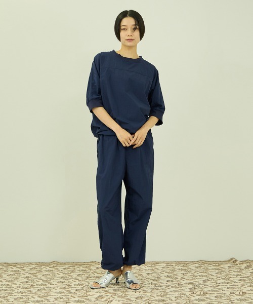 VICKY(ビッキー)の「撥水ナイロンプルオーバー(シャツ/ブラウス・レディース・ネイビー/ブラック/チャコールグレー・M)」の11枚目の写真