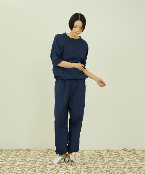 VICKY(ビッキー)の「撥水ナイロンプルオーバー(シャツ/ブラウス・レディース・ネイビー/ブラック/チャコールグレー・M)」の12枚目の写真