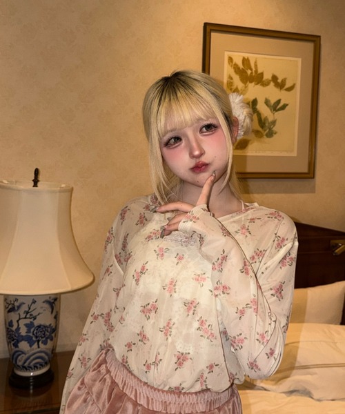 Lovilyn(ラヴィリン)の「レースワッペンシアートップス(Tシャツ/カットソー・レディース・ホワイト/アイボリー・FREE)」の8枚目の写真