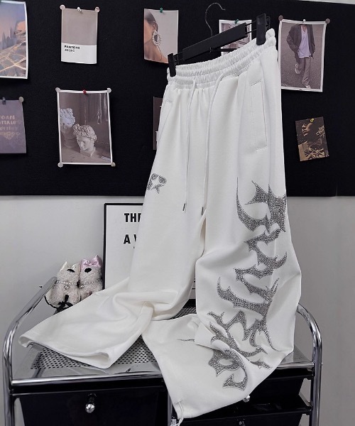 SHEPP（シープ）の「ラインストーン トライバルデザイン ワイドスウェットパンツ ルーズシルエット（スウェットパンツ・レディース・ホワイト/ブラック・M/L）」の8枚目の写真