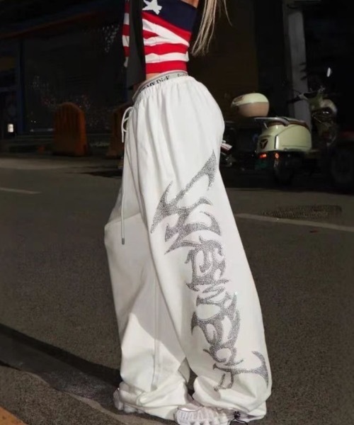 SHEPP（シープ）の「ラインストーン トライバルデザイン ワイドスウェットパンツ ルーズシルエット（スウェットパンツ・レディース・ホワイト/ブラック・M/L）」の18枚目の写真
