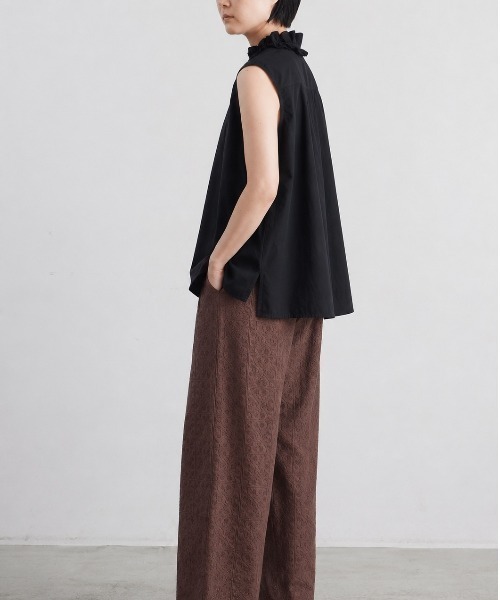 HEAVENLY(ヘブンリー)の「【 HEAVENLY / ヘブンリー 】 Cotton Lawn Frill Neck N/S Blouse / コットン ローン フリルネック ノースリーブ ブラウス 2636082 DLI(シャツ/ブラウス・レディース・ブラック/ライトグレー・FREE)」の3枚目の写真