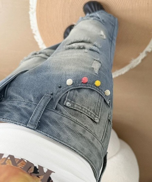 AMAJI(アマジ)の「クラッシュ加工 デニムパンツ(デニムパンツ・レディース・ブルー・SMALL/MEDIUM/LARGE/X-LARGE)」の4枚目の写真