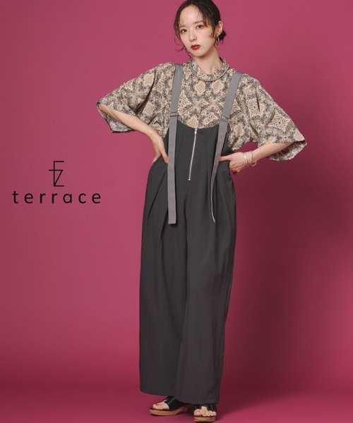 terrace(テラス)の「フロントジップツータックサロペット(サロペット/オーバーオール・レディース・チャコール/ブラック/オリーブ・FREE)」の2枚目の写真