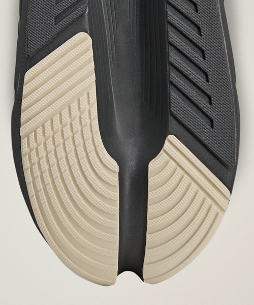 adidas by Stella McCartney(アディダスバイステラマッカートニー)の「adidas by Stella McCartneyアディスター / Adistar / アディダス adidas(スニーカー・レディース・ブラック・27.0cm/23.0cm/22.5cm/25.0cm/25.5cm/26.0cm/26.5cm/28.0cm/28.5cm/27.5cm/24.5cm/23.5cm/24.0cm)」の9枚目の写真