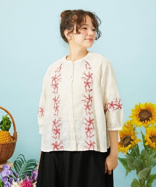 Jocomomola(ホコモモラ)の「Sendero de flores フラワー刺繍ブラウス(シャツ/ブラウス・レディース・アイボリー・40)」の1枚目の写真