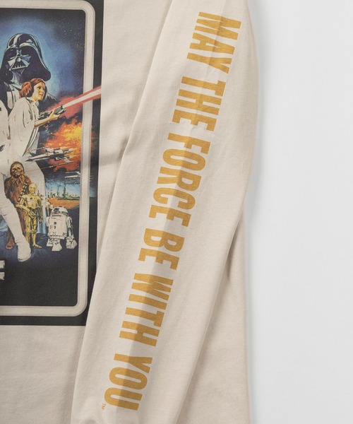 STAR WARS(スターウォーズ)の「【71】【STAR WARS / スター・ウォーズ】ピグメント風加工 クルーネック ロングスリーブ Tシャツ/フロントプリント/バックプリント/袖マルチプリント/ロンT/ユニセックス/レディース/メンズ(Tシャツ/カットソー・メンズ・アイボリー/ブラック系/アイボリー系/ブラック・M/L/XL)」の15枚目の写真