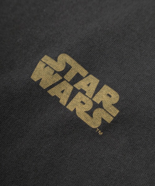 STAR WARS(スターウォーズ)の「【71】【STAR WARS / スター・ウォーズ】ピグメント風加工 クルーネック ロングスリーブ Tシャツ/フロントプリント/バックプリント/袖マルチプリント/ロンT/ユニセックス/レディース/メンズ(Tシャツ/カットソー・メンズ・アイボリー/ブラック系/アイボリー系/ブラック・M/L/XL)」の11枚目の写真