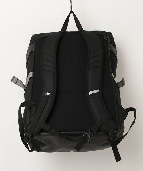FUNALIVE(ファンアライブ)の「new balance グラデーションロゴ撥水ボックスリュック 32L(バックパック/リュック・メンズ・ブラック/ブラック×パープル・フリー)」の17枚目の写真