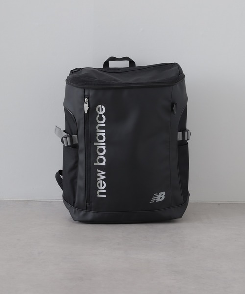 FUNALIVE(ファンアライブ)の「new balance グラデーションロゴ撥水ボックスリュック 32L(バックパック/リュック・メンズ・ブラック/ブラック×パープル・フリー)」の5枚目の写真