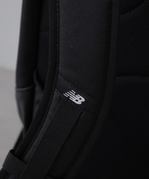 FUNALIVE(ファンアライブ)の「new balance グラデーションロゴ撥水ボックスリュック 32L(バックパック/リュック・メンズ・ブラック/ブラック×パープル・フリー)」の13枚目の写真