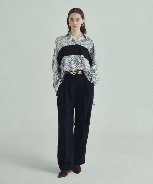 ADORE（アドーア）の「◆シティアトラスプリントブラウス（シャツ/ブラウス・レディース・ホワイト系その他・38）」の2枚目の写真