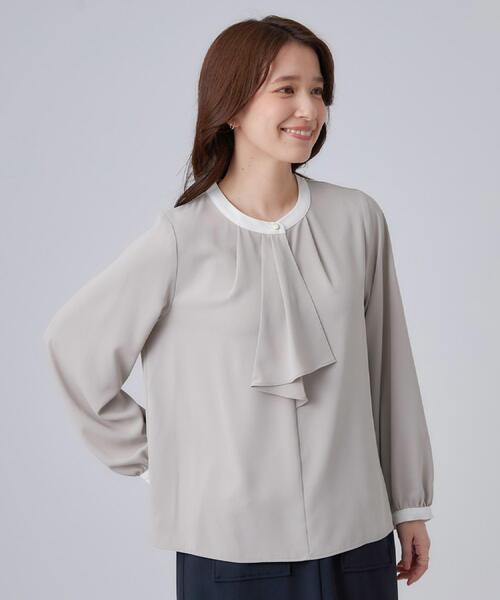 SHOO・LA・RUE(シューラルー)の「【通勤/UV/洗濯後しわになりにくい/S-LL】大人の上品スタイルに ボウタイ風ブラウス(シャツ/ブラウス・レディース・ベージュ/オフホワイト/ネイビー・02/03/04/01)」の13枚目の写真