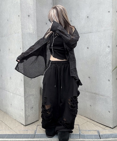 YACA(ヤーカ)の「Over Damage Sweat Pants/オーバーダメージスウェットパンツ【ユニセックス着用可能】(スウェットパンツ・レディース・グレー/ブラック・FREE)」の3枚目の写真