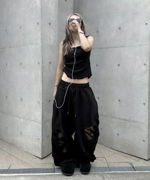 YACA(ヤーカ)の「Over Damage Sweat Pants/オーバーダメージスウェットパンツ【ユニセックス着用可能】(スウェットパンツ・レディース・グレー/ブラック・FREE)」の5枚目の写真