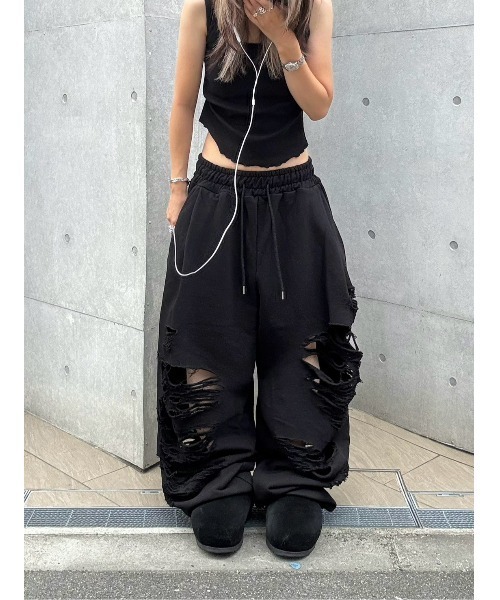 YACA(ヤーカ)の「Over Damage Sweat Pants/オーバーダメージスウェットパンツ【ユニセックス着用可能】(スウェットパンツ・レディース・グレー/ブラック・FREE)」の6枚目の写真