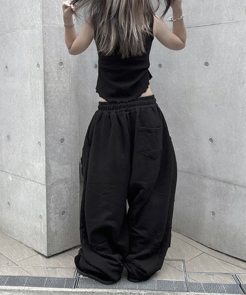 YACA(ヤーカ)の「Over Damage Sweat Pants/オーバーダメージスウェットパンツ【ユニセックス着用可能】(スウェットパンツ・レディース・グレー/ブラック・FREE)」の7枚目の写真