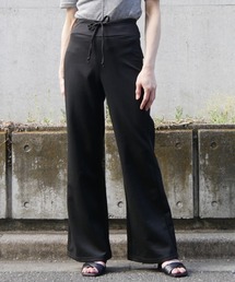 きれいめポンチタッチ フレアパンツ