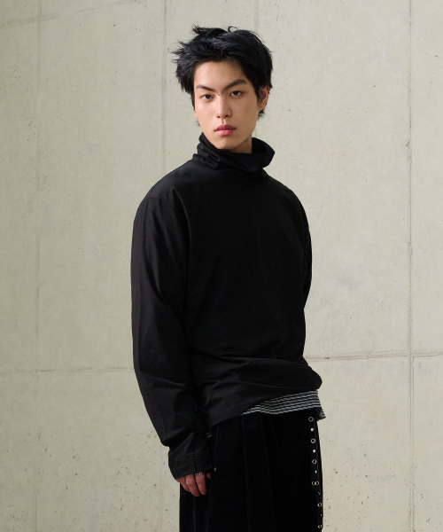DESIRED(デシレッド)の「エッセンシャル タートルネックTシャツ-FFSK5111C03(Tシャツ/カットソー・レディース・ブラック・MEDIUM/LARGE/X-LARGE)」の4枚目の写真