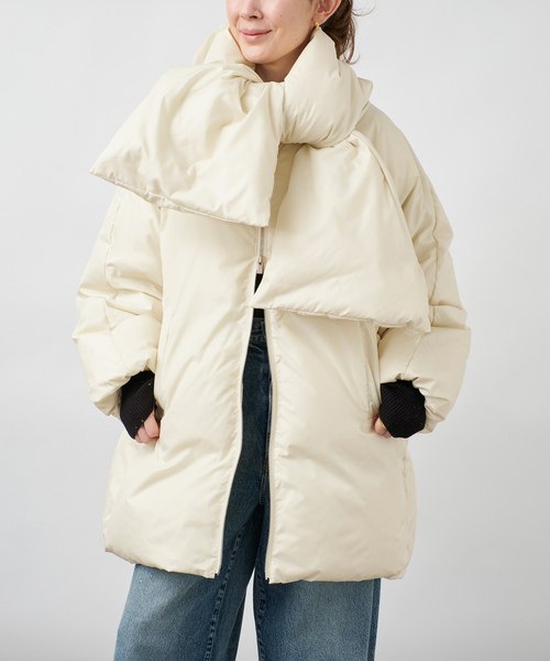 VERMEIL par iena(ヴェルメイユパーイエナ)の「Taffeta Bow ダウンコート(ダウンジャケット/コート・レディース・ブラック/アイボリー・38/36)」の9枚目の写真