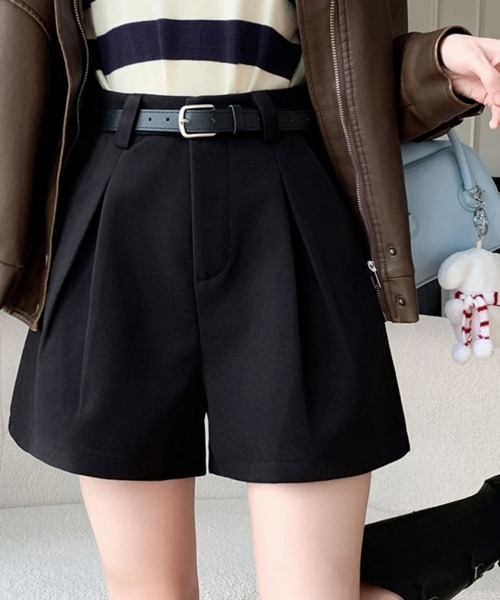 ONEP STAR(ワンピスター)の「フロントタックハイウエストショートパンツ(その他パンツ・レディース・グレー/ブラック・LARGE/X-LARGE/MEDIUM)」の10枚目の写真