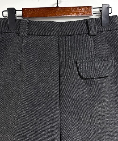 ONEP STAR(ワンピスター)の「フロントタックハイウエストショートパンツ(その他パンツ・レディース・グレー/ブラック・LARGE/X-LARGE/MEDIUM)」の13枚目の写真