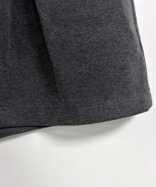 ONEP STAR(ワンピスター)の「フロントタックハイウエストショートパンツ(その他パンツ・レディース・グレー/ブラック・LARGE/X-LARGE/MEDIUM)」の15枚目の写真