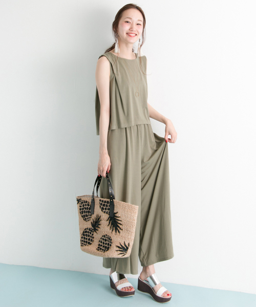 URBAN RESEARCH（アーバンリサーチ）の「UR 3WAYセットアップカットソー（つなぎ/オールインワン・レディース・ブラック/グレー系その他/オリーブ・FREE）」の3枚目の写真