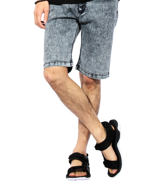 8(eight)(エイト)の「 カットデニム ショートパンツ (デニムパンツ・メンズ・ケミカルウォッシュ/インディゴブルー/ブルー・MEDIUM/LARGE/X-LARGE)」の1枚目の写真