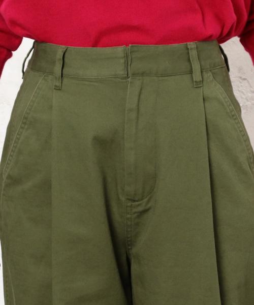 green label relaxing（グリーンレーベルリラクシング）の「[WEB限定] CB バックサテン タックワイドパンツ（その他パンツ・レディース・オリーブ/ネイビー・40/38/36）」の16枚目の写真