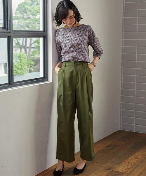 green label relaxing（グリーンレーベルリラクシング）の「[WEB限定] CB バックサテン タックワイドパンツ（その他パンツ・レディース・オリーブ/ネイビー・40/38/36）」の4枚目の写真