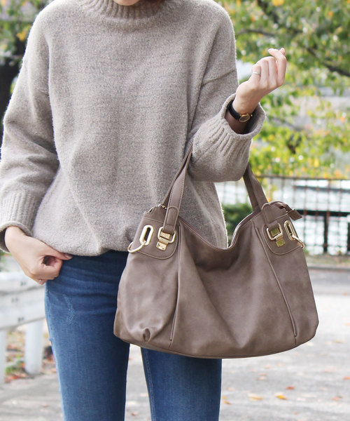 VitaFelice（ヴィータフェリーチェ）の「2wayショルダーバッグ（ショルダーバッグ・レディース・ブラック/ネイビー/グレー/ミント/モカ/ベージュ系その他/ピンクベージュ/ブラウン/ブルーグレー/ベージュ系その他2/オフホワイト/ダークオリーブ/アイボリー/チョコ/パープル系/ライトグレー・FREE）」の8枚目の写真