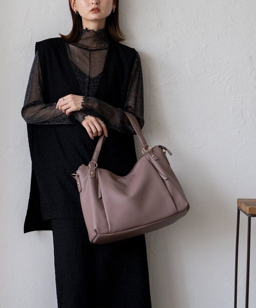 VitaFelice（ヴィータフェリーチェ）の「2wayショルダーバッグ（ショルダーバッグ・レディース・ブラック/ネイビー/グレー/ミント/モカ/ベージュ系その他/ピンクベージュ/ブラウン/ブルーグレー/ベージュ系その他2/オフホワイト/ダークオリーブ/アイボリー/チョコ/パープル系/ライトグレー・FREE）」の15枚目の写真