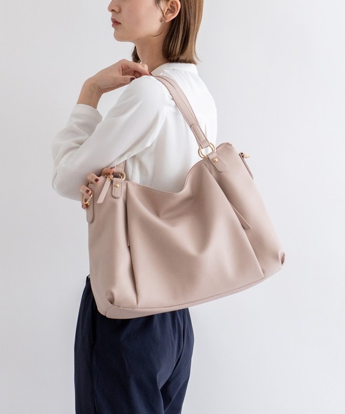 VitaFelice（ヴィータフェリーチェ）の「2wayショルダーバッグ（ショルダーバッグ・レディース・ブラック/ネイビー/グレー/ミント/モカ/ベージュ系その他/ピンクベージュ/ブラウン/ブルーグレー/ベージュ系その他2/オフホワイト/ダークオリーブ/アイボリー/チョコ/パープル系/ライトグレー・FREE）」の16枚目の写真