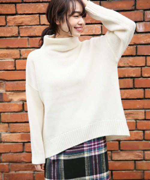 A part by(アパートバイ)の「3GWAルーズタートルニットPO 774177 (ニット/セーター・レディース・チャコールグレー/パープル/オフホワイト/ブルー・FREE)」の1枚目の写真