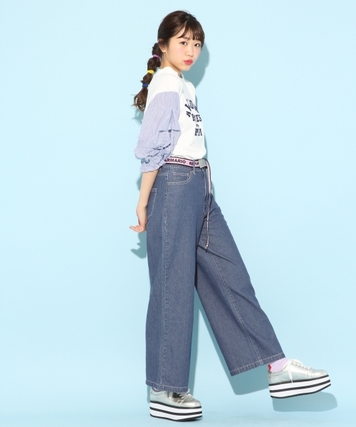 repipi armario（レピピ アルマリオ）の「ベルトツキワイドパンツ（デニムパンツ・キッズ・ブルー/ネイビー/ベージュ/ブラック・MEDIUM/X-SMALL/SMALL/LARGE）」の14枚目の写真