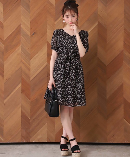 one after another NICE CLAUP(ワンアフターアナザーナイスクラップ)の「柄アソート花柄ワンピース(ワンピース・レディース・ブラック/オフホワイト/サックスブルー・FREE)」の12枚目の写真