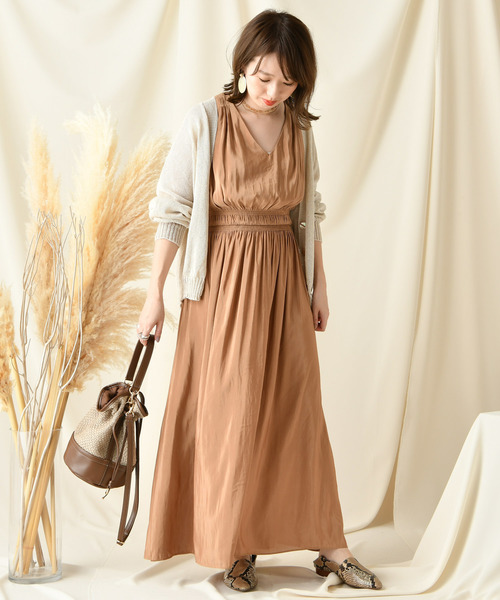 DouDou（ドゥドゥ）の「ギャザータンクワンピース（ワンピース・レディース・ベージュ/ネイビー/キャメル/ゴールド・FREE）」の6枚目の写真