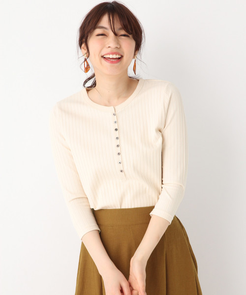 GLOBAL WORK(グローバルワーク)の「リブチュニックヘンリー/827995(Tシャツ/カットソー・レディース・ダークブラウン/ブラック/ホワイト・MEDIUM/LARGE)」の2枚目の写真