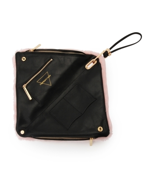 Ray BEAMS(レイビームス)の「【sweet 11月号 掲載】Hashibami muse / トライアングル ムートン クラッチ(クラッチバッグ・レディース・ピンク/ネイビー・ONE SIZE)」の19枚目の写真