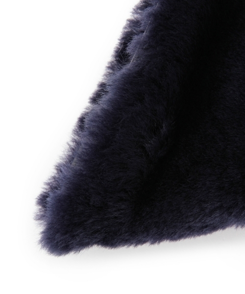 Ray BEAMS(レイビームス)の「【sweet 11月号 掲載】Hashibami muse / トライアングル ムートン クラッチ(クラッチバッグ・レディース・ピンク/ネイビー・ONE SIZE)」の21枚目の写真